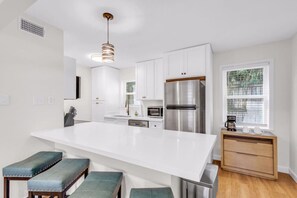 冷蔵庫、電子レンジ、オーブン、食器洗い機