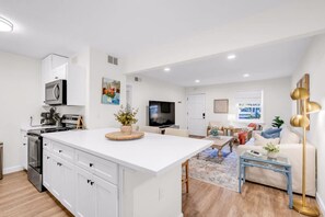 Interior - Vibe at The Porter (Ocean Springs)