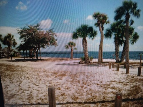 Cozy private space 1-bedroom house in serene Port Charlotte with AC