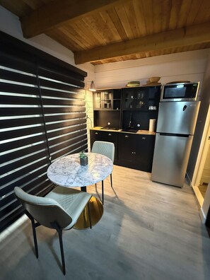 Dining - Charming bungalow in Tavernier perfect for a relaxing getaway (Tavernier)
