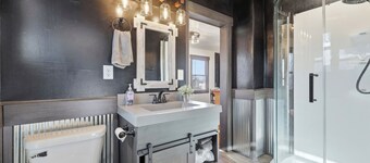 Peaceful 4-bedroom house with AC in charming Casper
