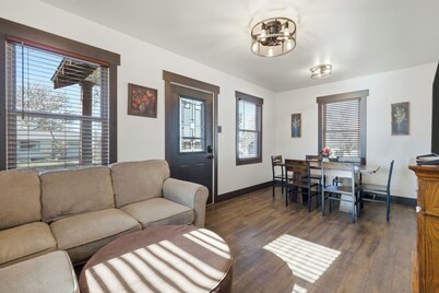 Peaceful 4-bedroom house with AC in charming Casper