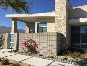 Exterior - Modern Contemporary Showcase Home in Rancho Mirage (Rancho Mirage)