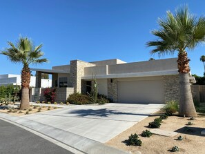 Property grounds - Modern Contemporary Showcase Home in Rancho Mirage (Rancho Mirage)