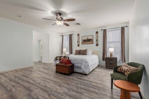 Tabla de planchar con plancha y Internet