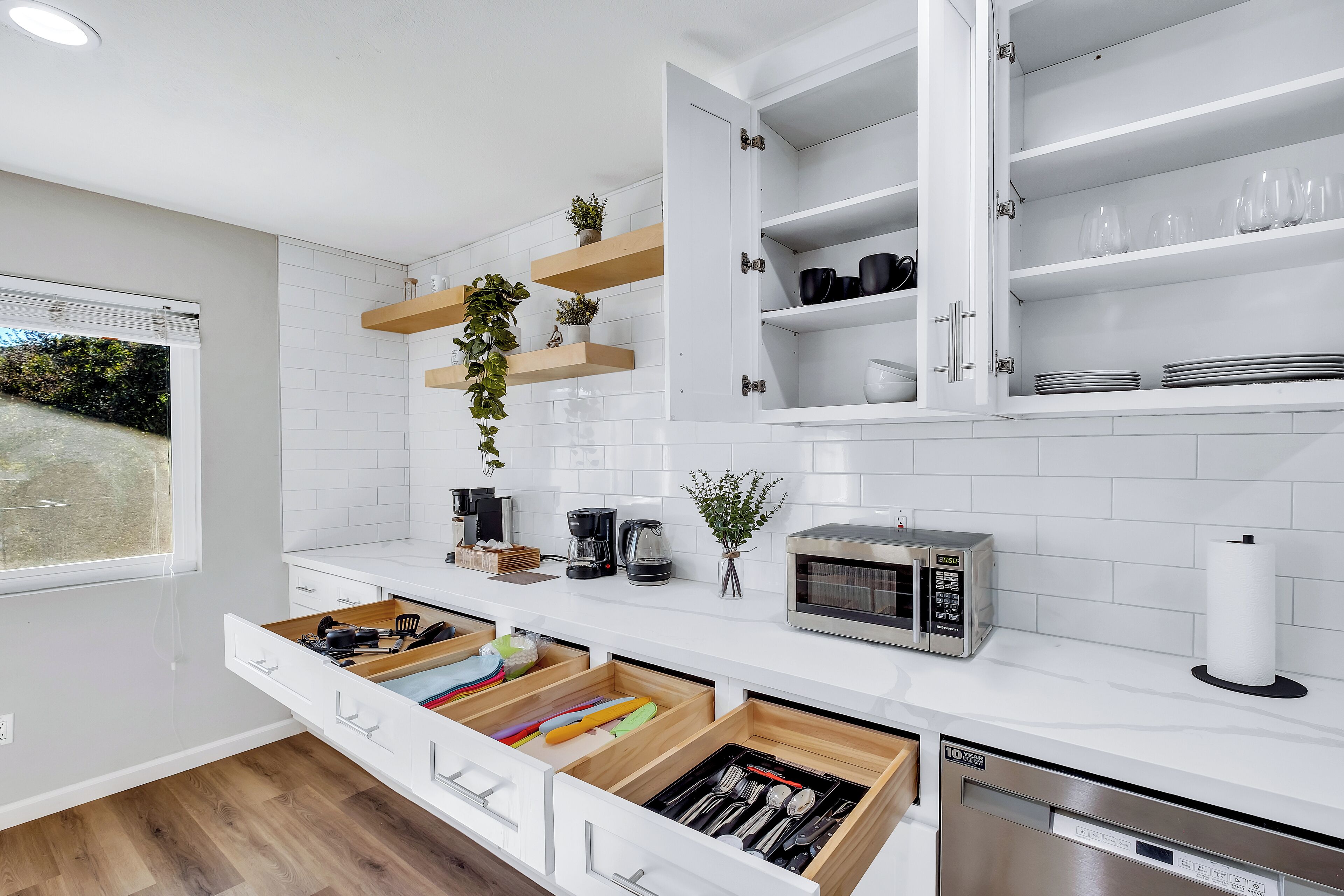 Microwave, oven, stovetop, dishwasher