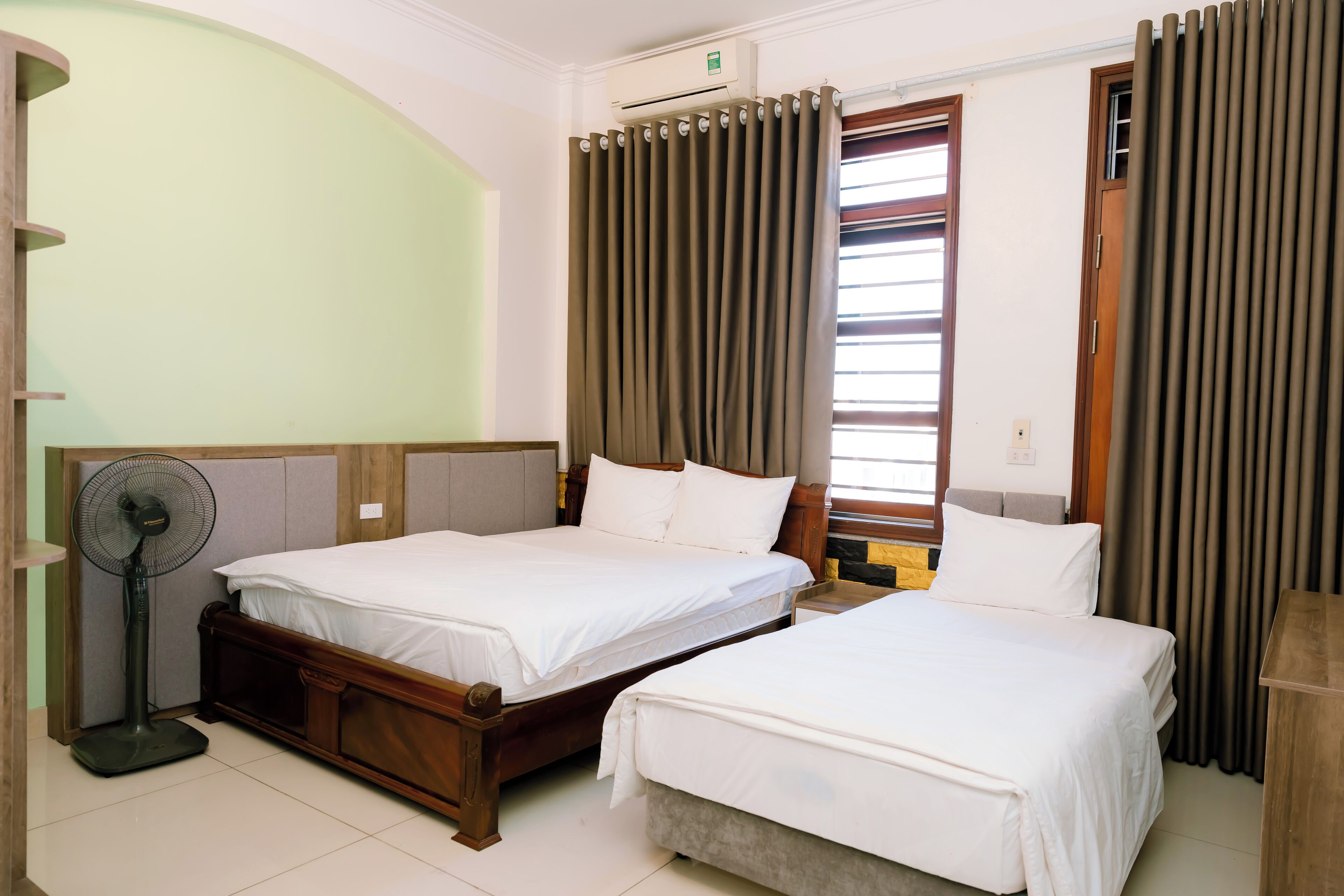 Ropa de cama de alta calidad y escritorio 