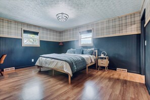 4 bedrooms, WiFi, bed sheets