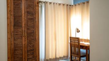 2 bedrooms, desk, free WiFi, bed sheets