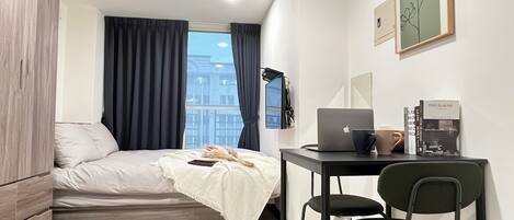 1 bedroom, internet, bed sheets