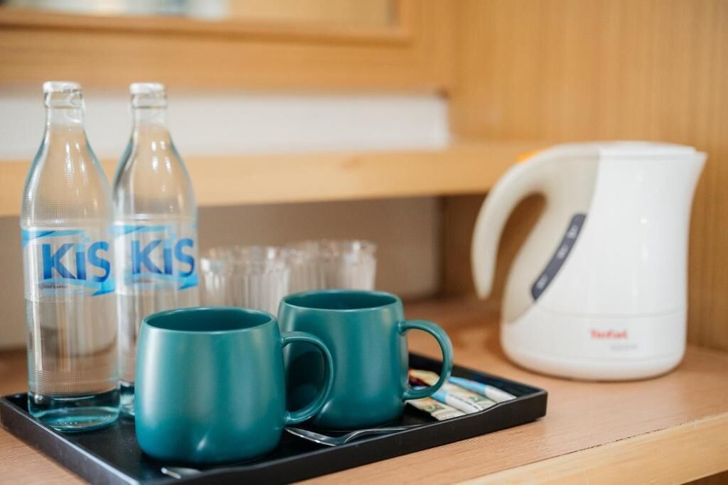 高級雙人房 | 房內夾萬、書桌、免費 Wi-Fi