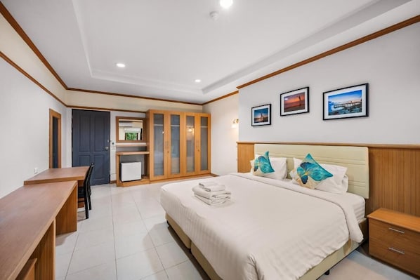 Superior Double Room | In-room safe, desk, free WiFi