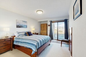 2 makuuhuonetta, silitysrauta/-lauta, internet, vuodevaatteet