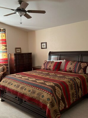 3 Schlafzimmer, Schreibtisch, Bügeleisen/Bügelbrett, kostenloses WLAN