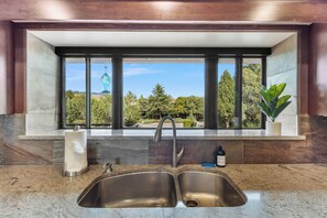 Interior - Sedona Perfect Peak: Spacious 4BR home with stunning Red Rock views in West Sedona. (Sedona)
