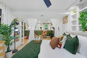 Iron/ironing board, free WiFi, bed sheets