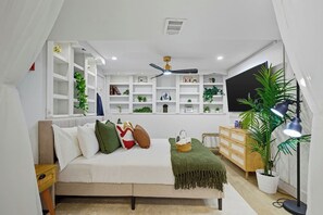 2 slaapkamers, een strijkplank/strijkijzer, gratis wifi, beddengoed