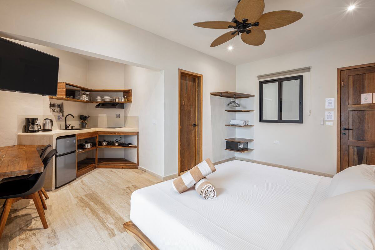 Superior Studio, 1 King Bed, Ground Floor (A7) | Desk, laptop workspace, iron/ironing board, free WiFi