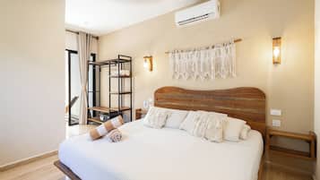 Estudio empresarial, 1 cama King size, planta baja (A6) | Caja de seguridad