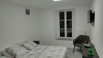 Fer et planche Ă repasser, Wi-Fi, draps fournis