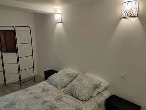 Fer et planche à repasser, Wi-Fi, draps fournis