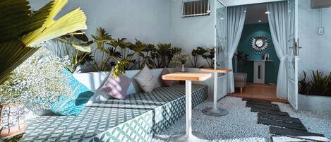 Comfort House, 2 Bedrooms, Garden View | Living area