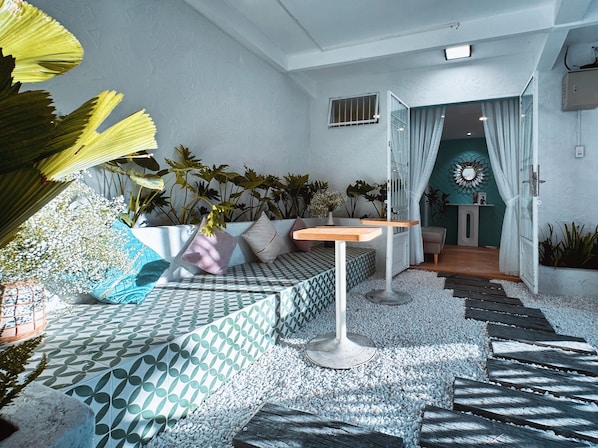 Classic House, 2 Bedrooms, Resort View | Living area