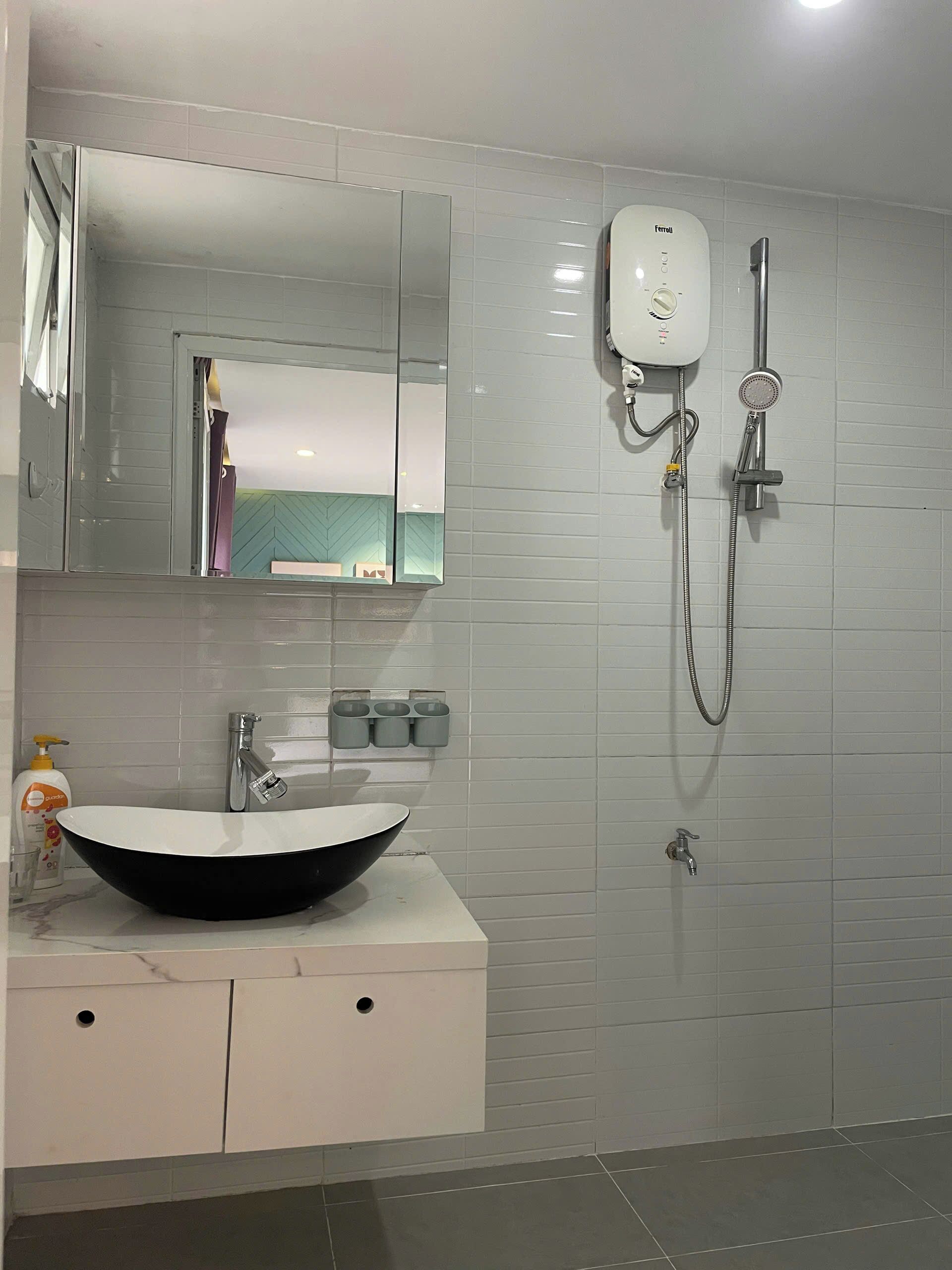 Casa Confort, 2 habitaciones, vista al jardín | Baño | Pantuflas 