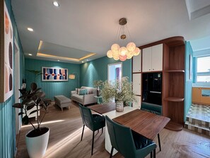 舒適單棟房屋, 2 間臥室, 花園景 | 客廳 | 平面電視