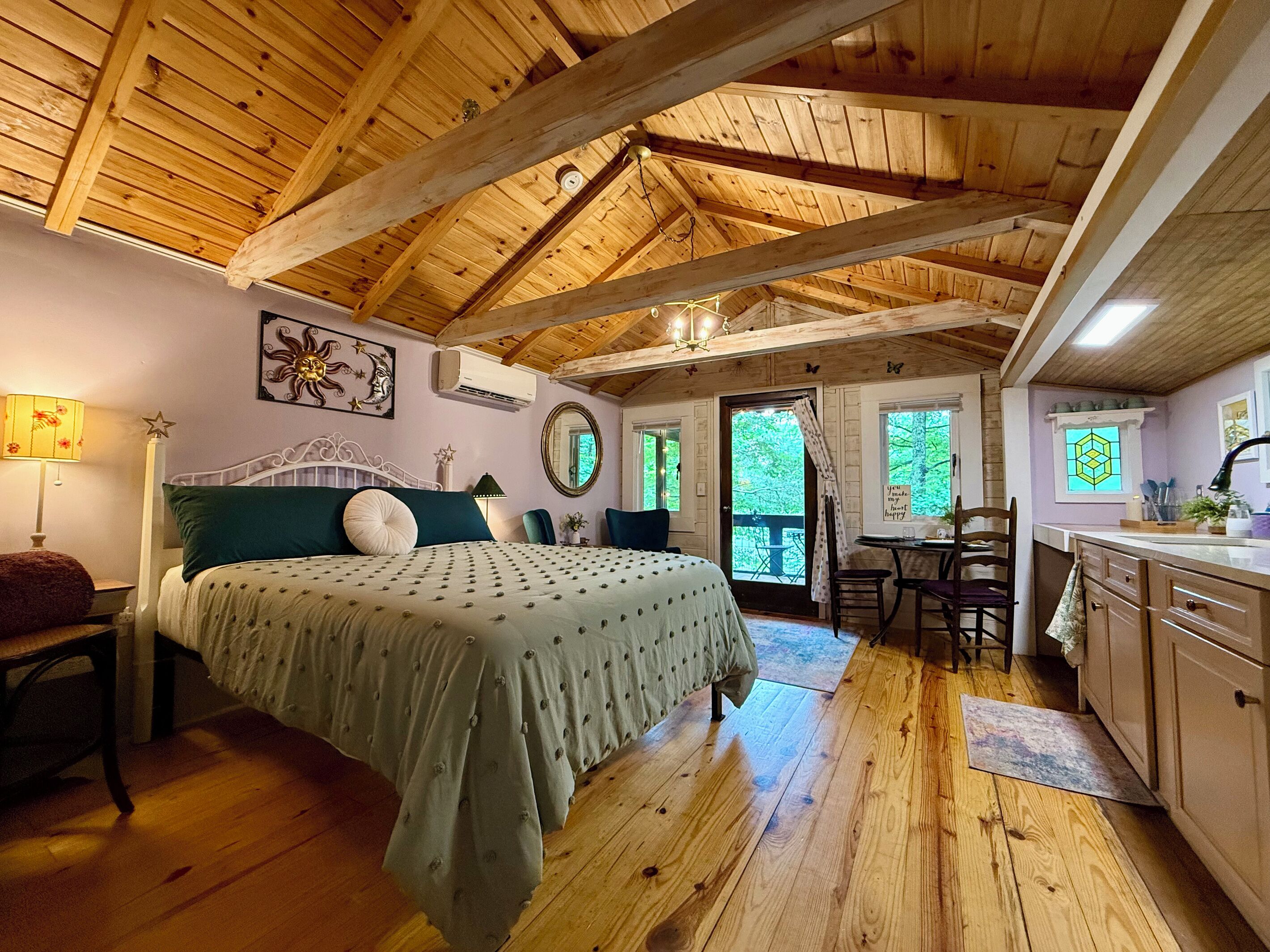 1 bedroom, travel crib, WiFi (free), bed sheets