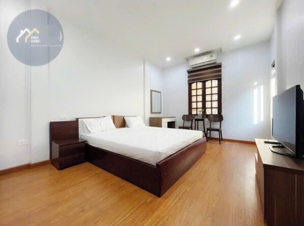 Double Room | Desk, laptop workspace, free WiFi