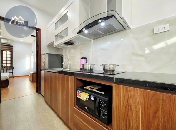 Frigobar, microondas