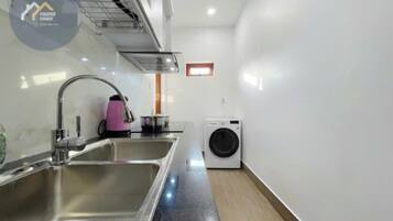 Frigobar, microondas