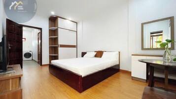 Desk, laptop workspace, free WiFi