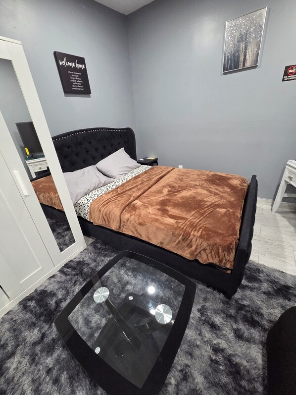 1 Schlafzimmer, Bügeleisen/Bügelbrett, kostenloses WLAN, Bettwäsche