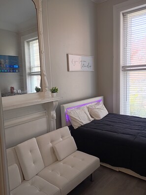 1 bedroom, WiFi, bed sheets - Cozy 1-bedroom apartment in downtown Louisville (Louisville)