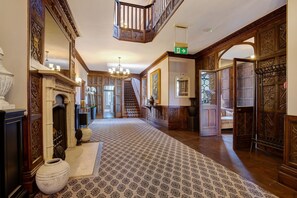 Interior - Darcy Hall - Luxury Cottages (St. Osyth)