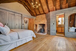 3 bedrooms, iron/ironing board, WiFi - Reeves Cottage - Luxury Cottages (St Osyth)
