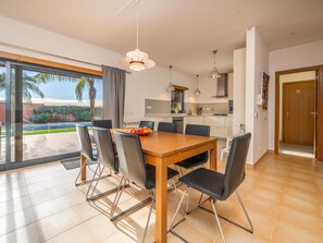 Dining - Contemporary villa with private pool (Lagos)