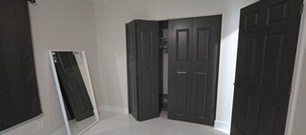 Cozy studio in peaceful Valrico with refreshing AC. Fully remodeled in 2024.