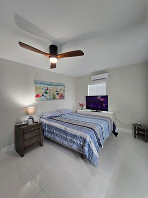 Iron/ironing board, free WiFi, bed sheets