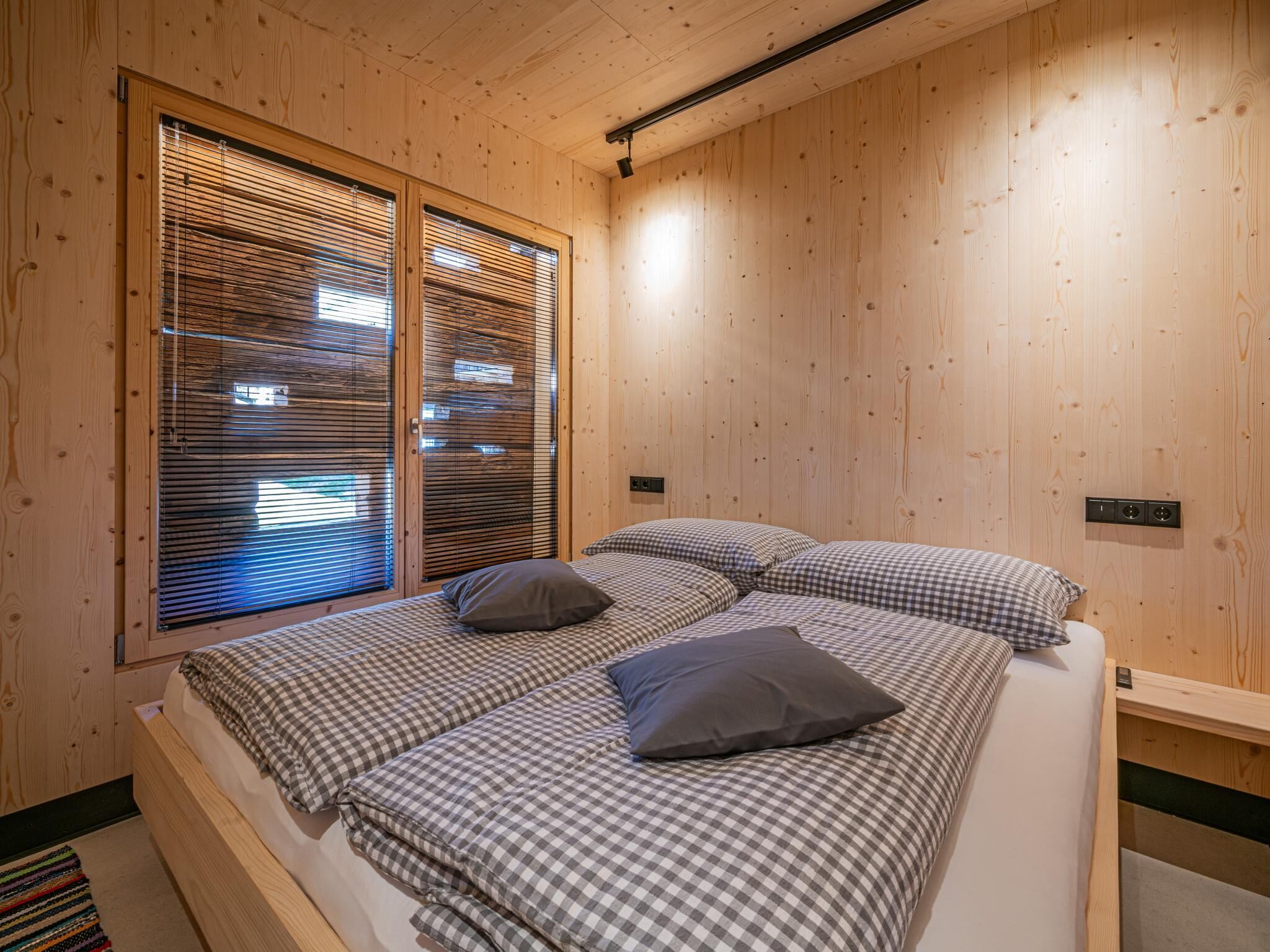 2 bedrooms, internet