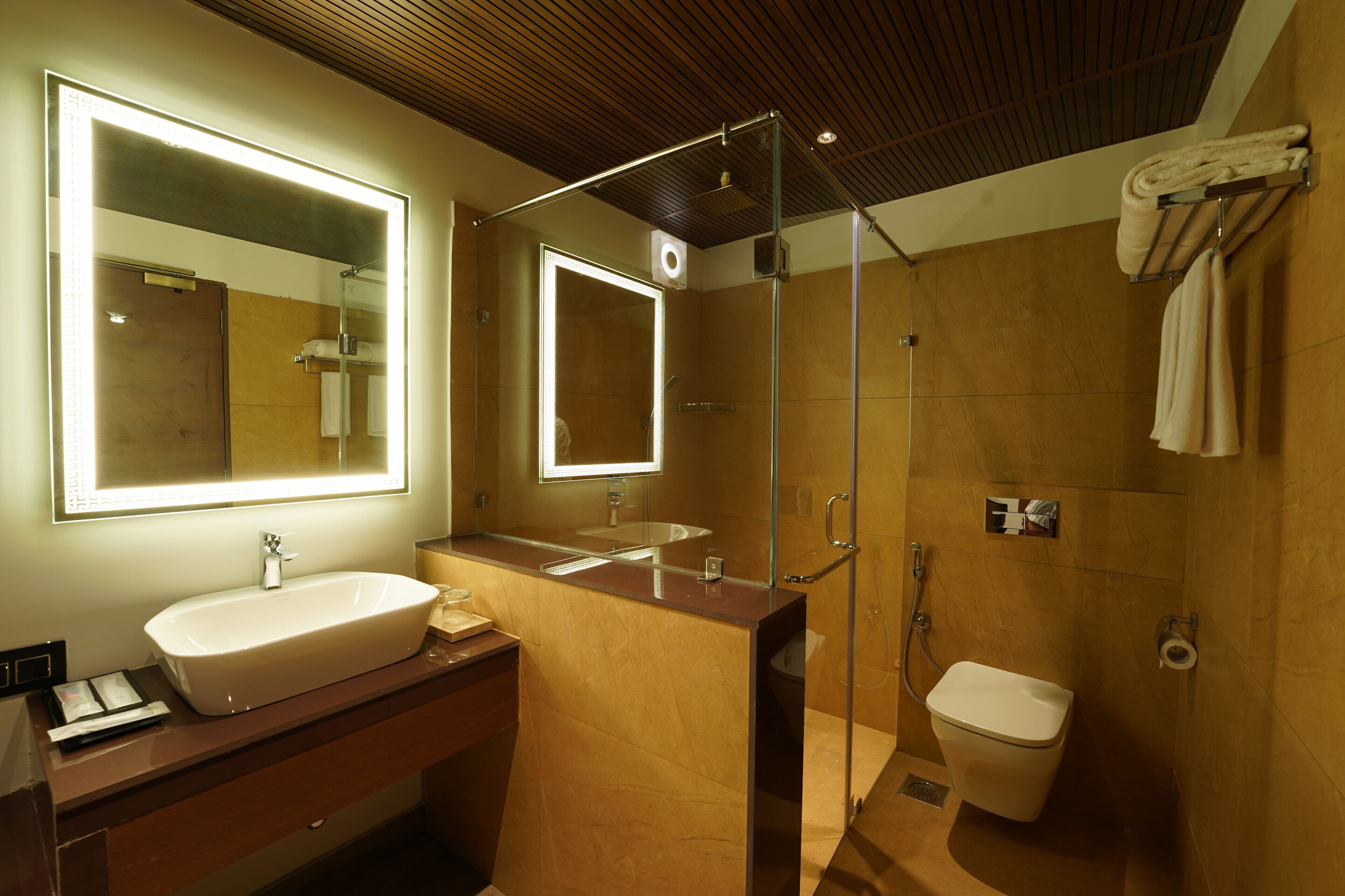 淋浴设施、免费洗浴用品、毛巾、肥皂