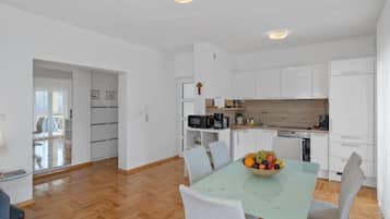 Apartment (Two Bedroom Apartment With Terrace An) | Property amenity