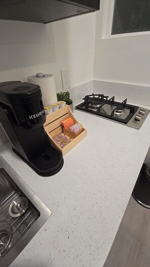 雪櫃、微波爐、爐具、咖啡機/沖茶器