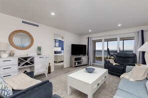 TV - Sand Caper 703 Sea Please Suite (Fort Myers Beach)