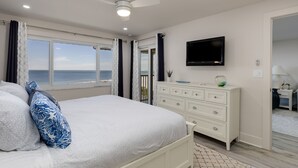 2 bedrooms, iron/ironing board, WiFi, bed sheets - Sand Caper 703 | Sea Please Suite | Gulf Views (Fort Myers Beach)