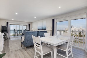 Interior - Sand Caper 703 Sea Please Suite (Fort Myers Beach)