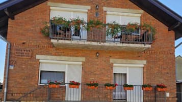 House (One Bedroom Dream Room (2)) | Exterior