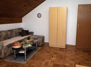 Maison (One Bedroom Dream Room (2))